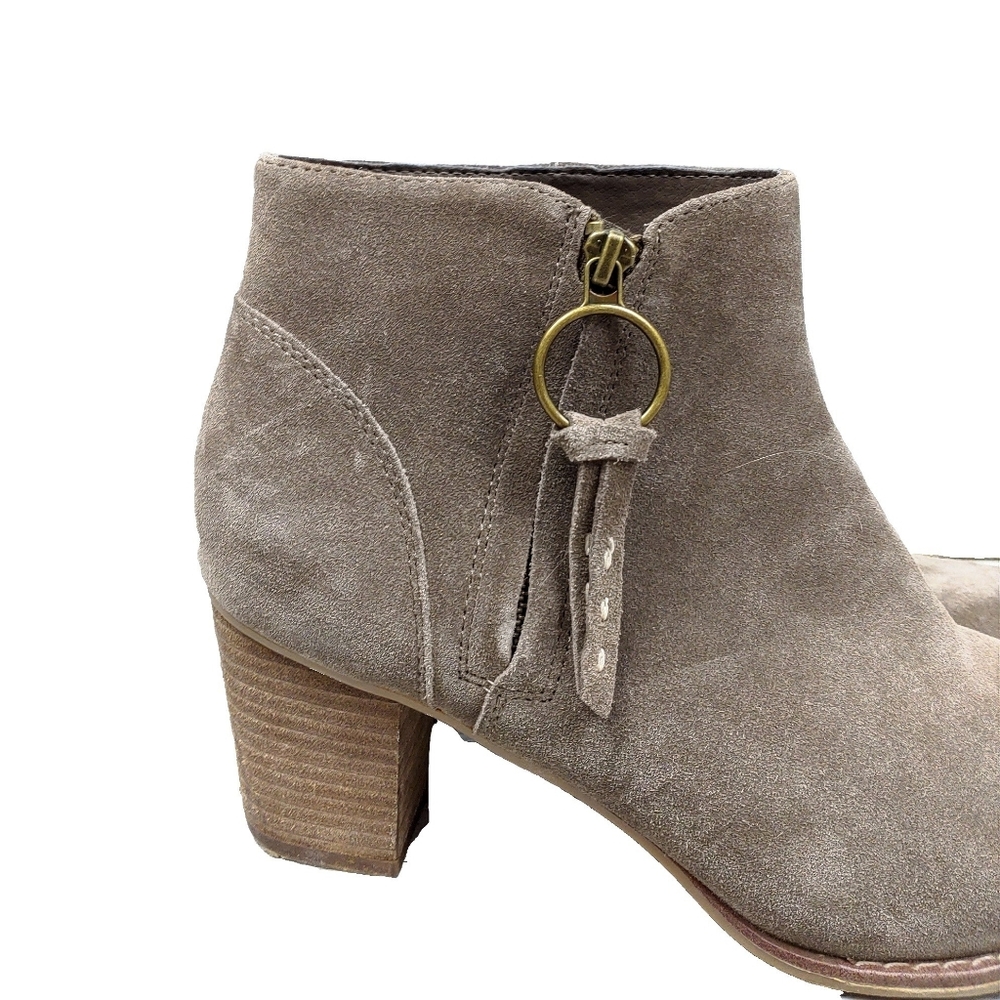 Michael Shannon Wmn 10 Taupe Suede Ankle Bootie - Picture 5 of 10